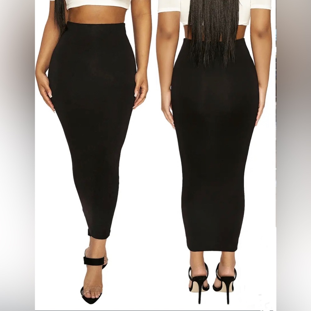 Naked Wardrobe Hourglass MIDI Skirt Size M